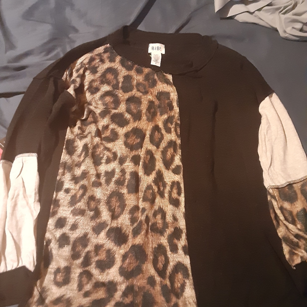 COPY - Leopard long sleeve top